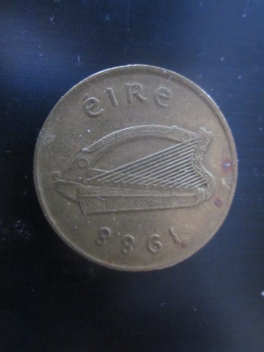 Irish coin 1988 - 20p,