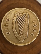 AN  IRISH 1986 TWENTY PENCE